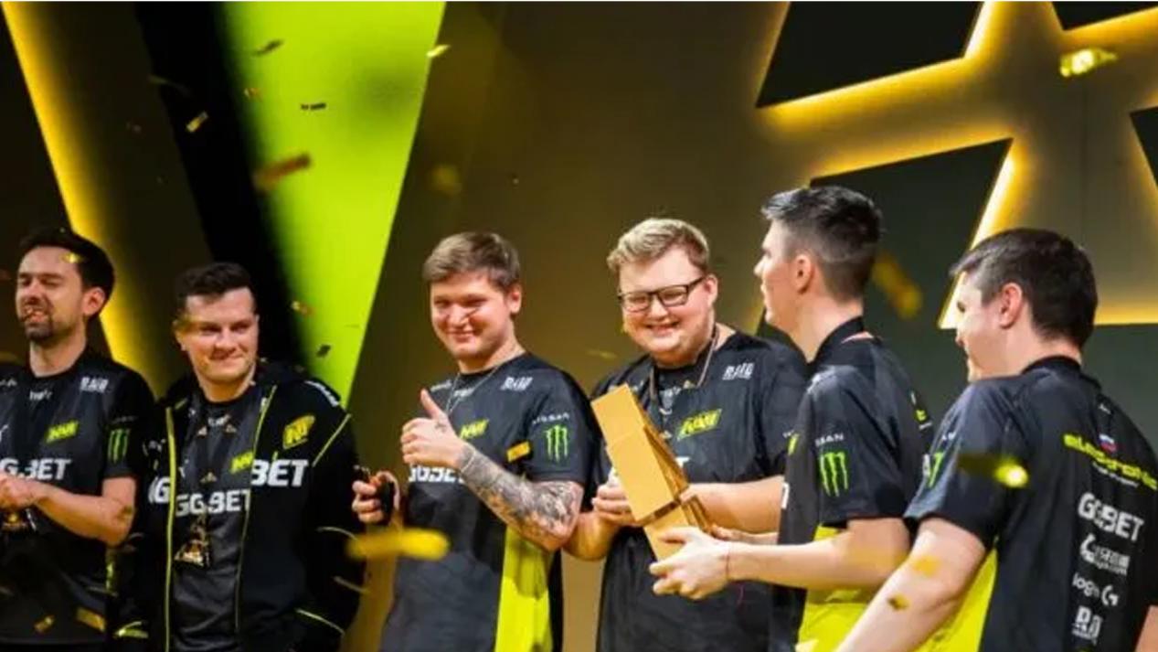 仅是两支球 仅是两支球