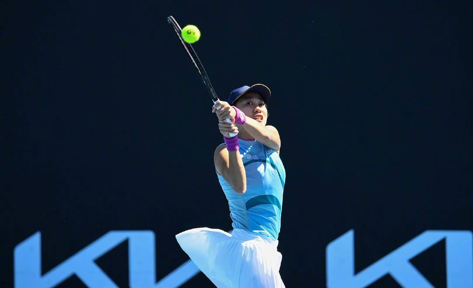 烈的背景下 烈的背景下